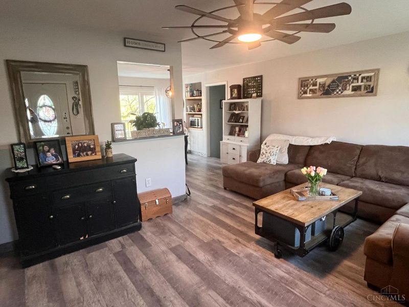 7769 Jandaracres Drive, Cincinnati, OH 45248 Photo 10