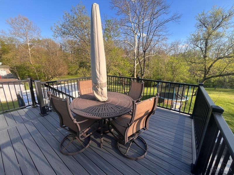 7769 Jandaracres Drive, Cincinnati, OH 45248 Photo 2