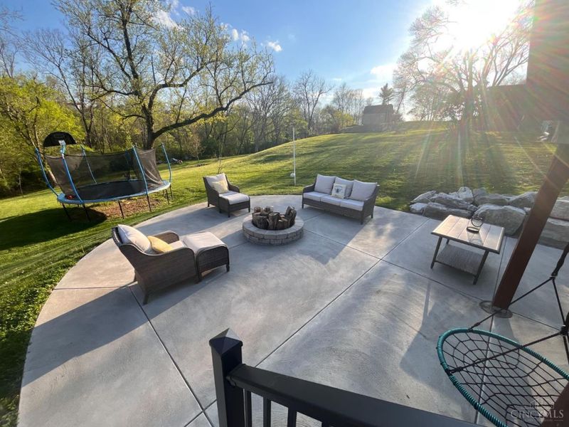 7769 Jandaracres Drive, Cincinnati, OH 45248 Photo 4