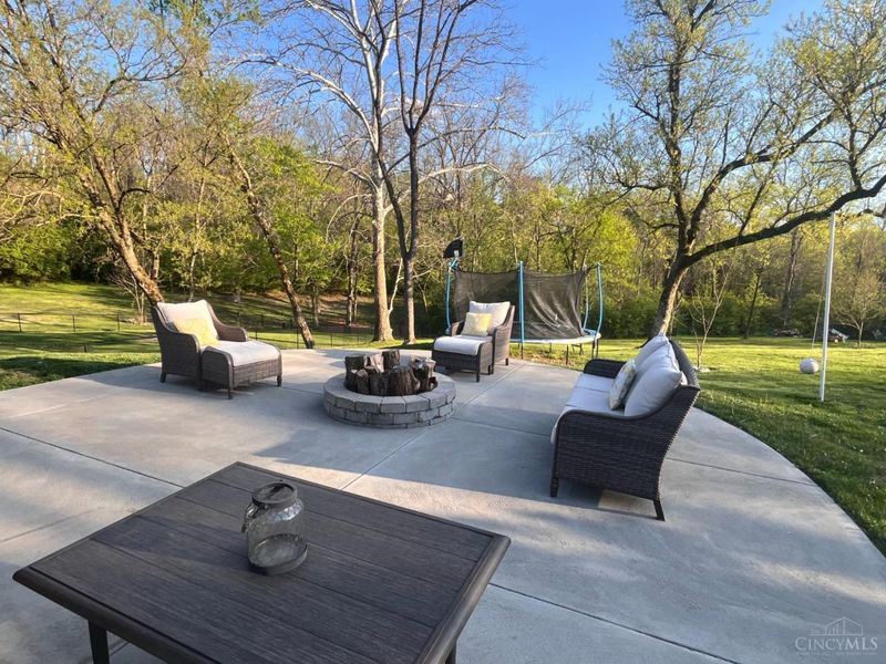 7769 Jandaracres Drive, Cincinnati, OH 45248 Photo 6