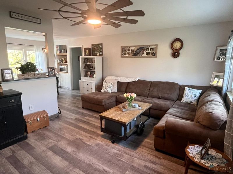 7769 Jandaracres Drive, Cincinnati, OH 45248 Photo 9