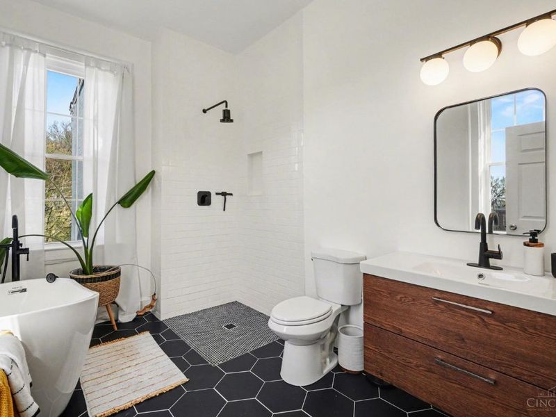 2279 Loth Street, Cincinnati, OH 45219 Photo 15