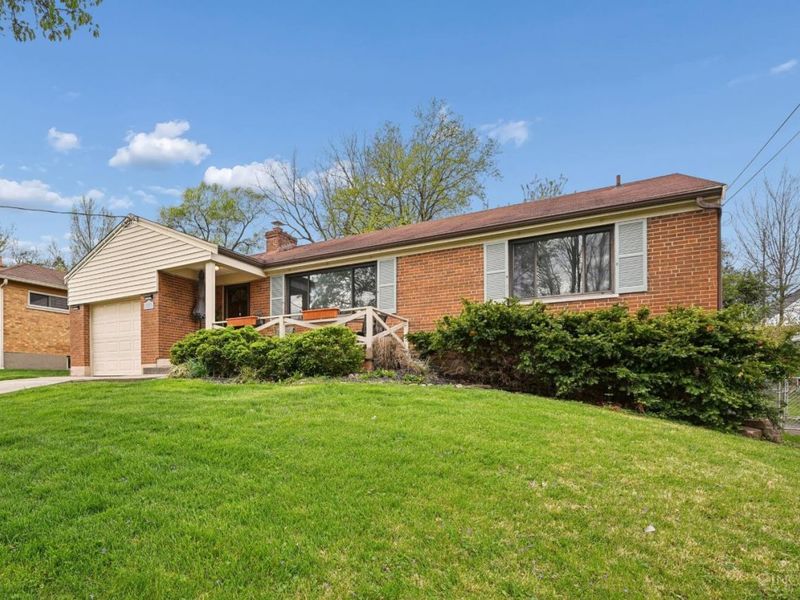 5577 Sunnywoods Lane, Green Township, OH 45239 Photo 2