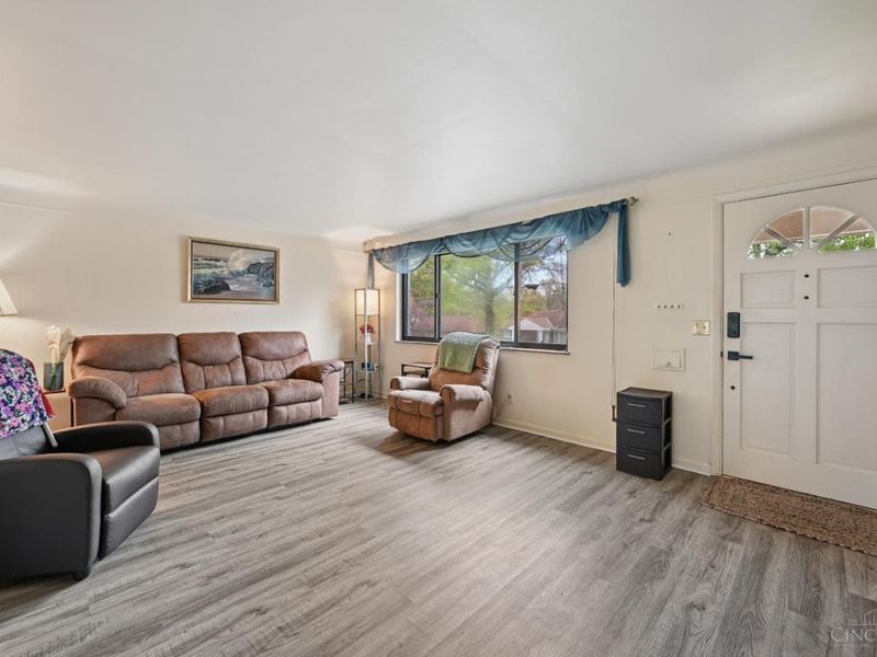 5577 Sunnywoods Lane, Green Township, OH 45239 Photo 7