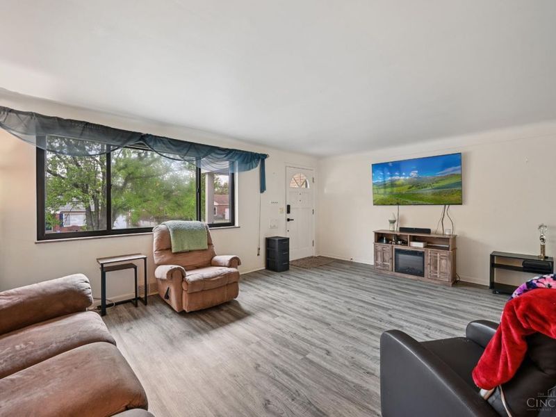 5577 Sunnywoods Lane, Green Township, OH 45239 Photo 8