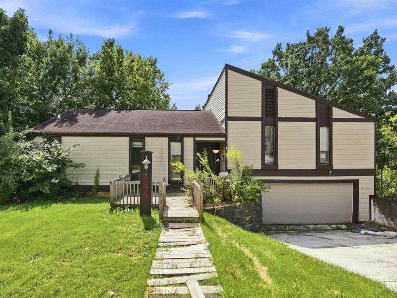 124 Fairborn Drive, Hamilton, OH 45013 Photo 1