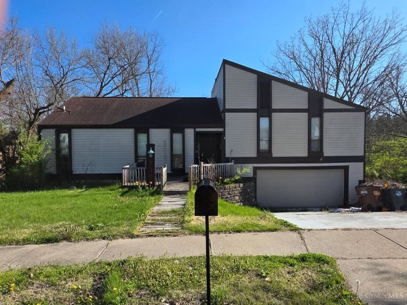 124 Fairborn Drive, Hamilton, OH 45013 Photo 1