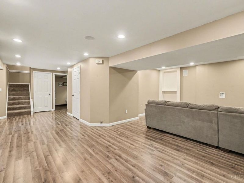 6492 Abingdon Hall, Hamilton Twp, OH 45152 Photo 17