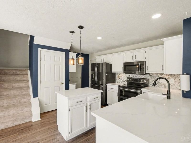 6492 Abingdon Hall, Hamilton Twp, OH 45152 Photo 6