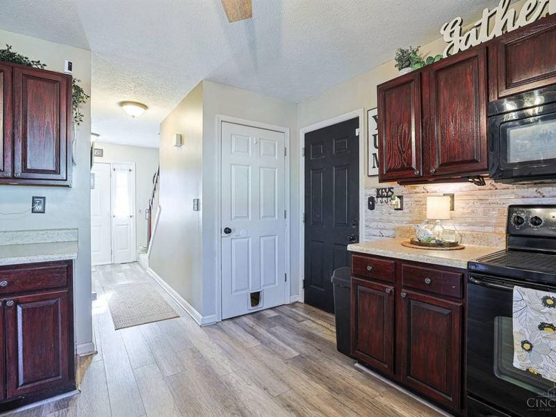 615 Saint James Place, Trenton, OH 45067 Photo 14