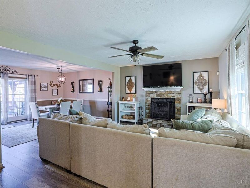 615 Saint James Place, Trenton, OH 45067 Photo 5