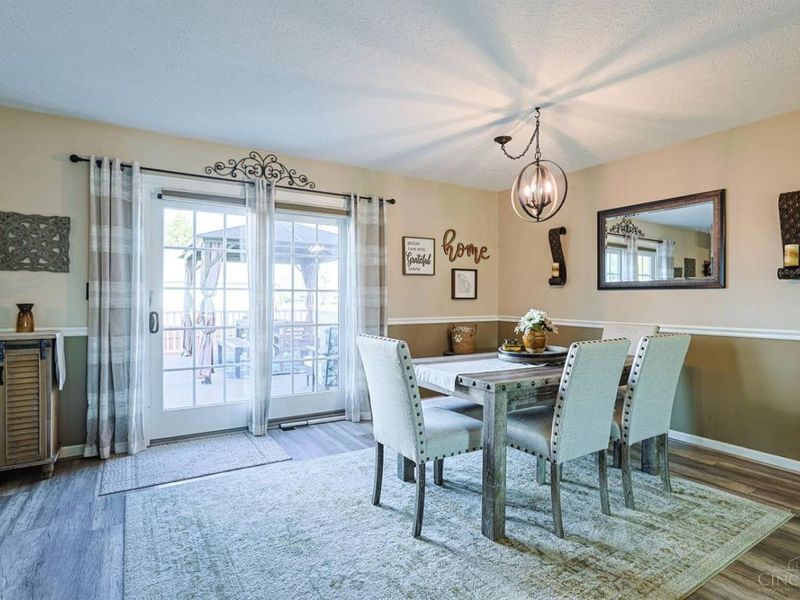 615 Saint James Place, Trenton, OH 45067 Photo 9