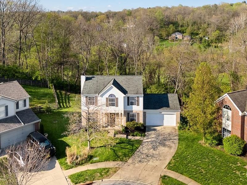 2560 Coveyrun Court, Cincinnati, OH 45230 Photo 2