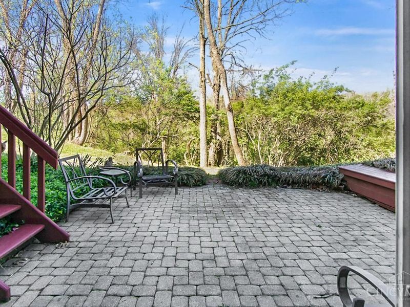 2560 Coveyrun Court, Cincinnati, OH 45230 Photo 43