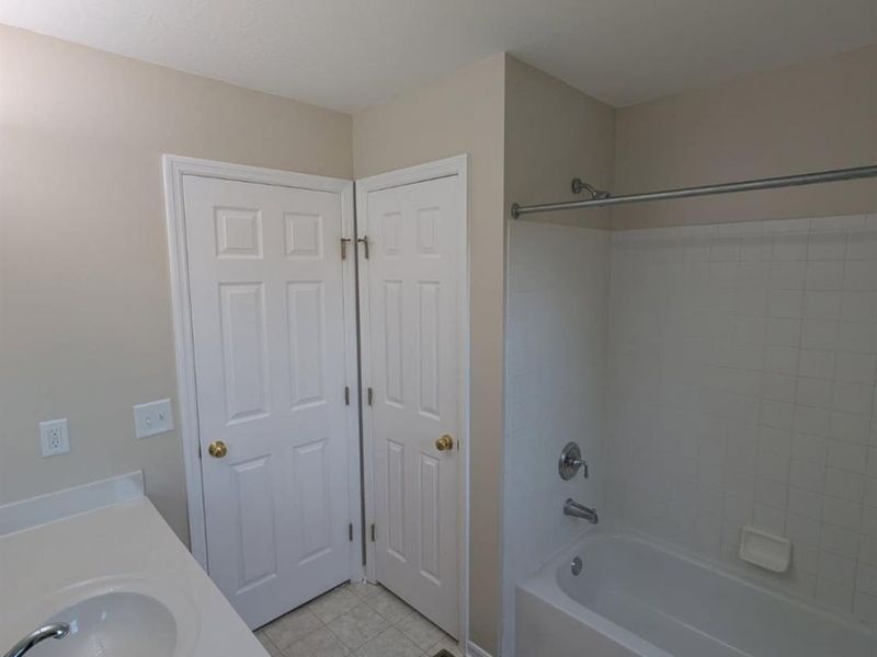 8724 Galecrest Drive, Maineville, OH 45039 Photo 20