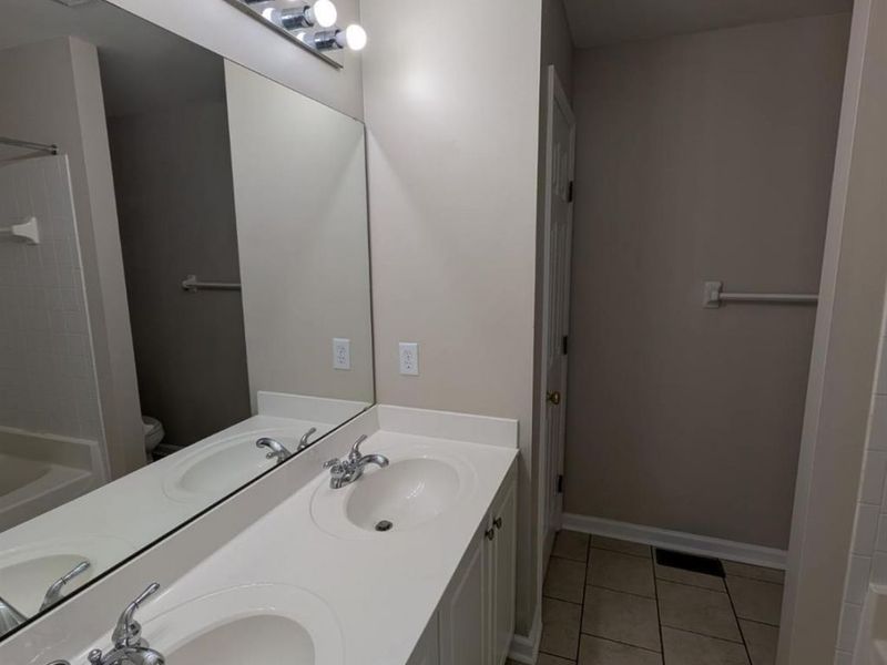 8724 Galecrest Drive, Maineville, OH 45039 Photo 23