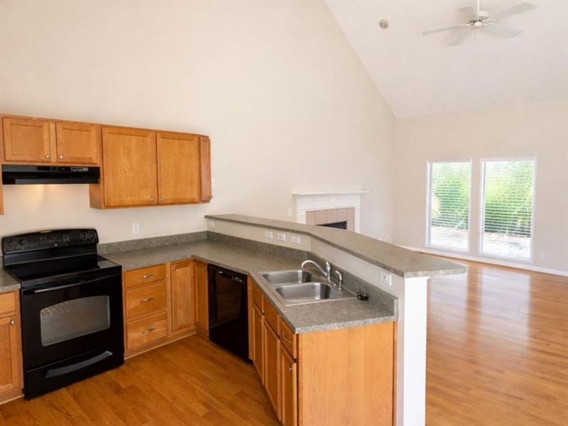 8724 Galecrest Drive, Maineville, OH 45039 Photo 4