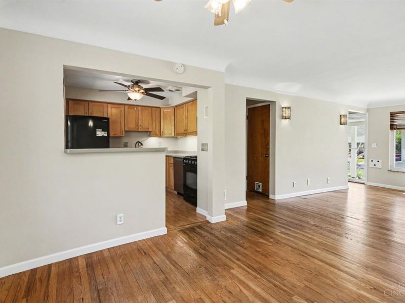 1472 Larrywood Lane, Cincinnati, OH 45224 Photo 10