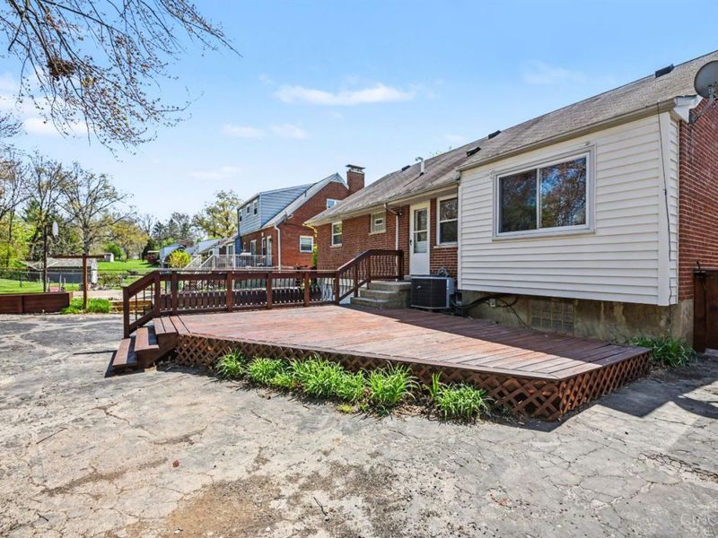 1472 Larrywood Lane, Cincinnati, OH 45224 Photo 24