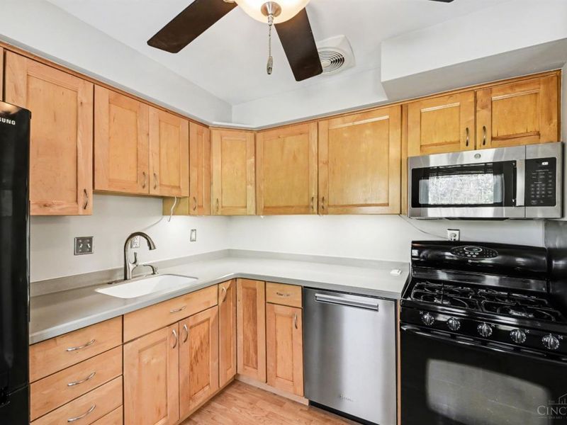 1472 Larrywood Lane, Cincinnati, OH 45224 Photo 7