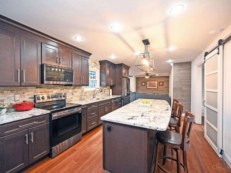 7712 Stonehill Drive, Anderson Twp, OH 45255 Photo 9