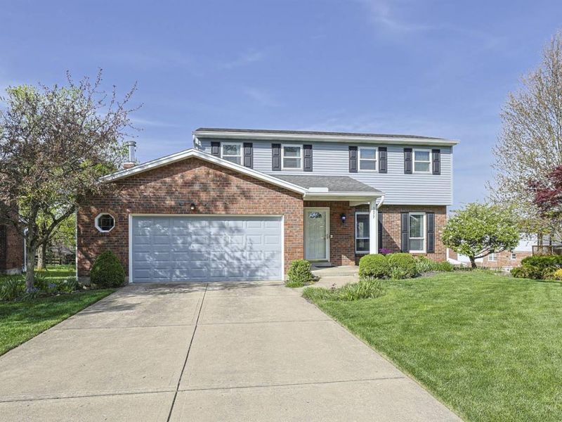 3877 Appletree Court, Cincinnati, OH 45247 Photo 2