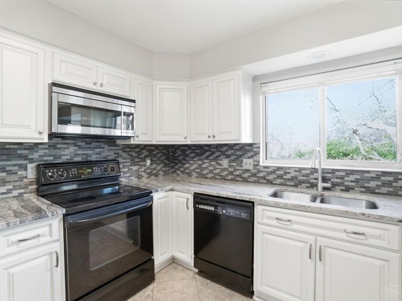 5461 Brigade Court, Green Township, OH 45239 Photo 12