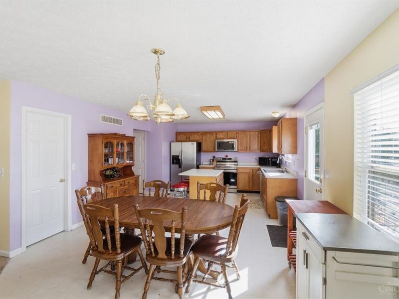 151 Arbor Glen Court, Maineville, OH 45039 Photo 9