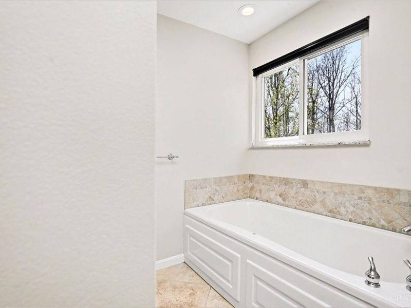 10729 Wellerwoods Drive, Montgomery, OH 45242 Photo 11