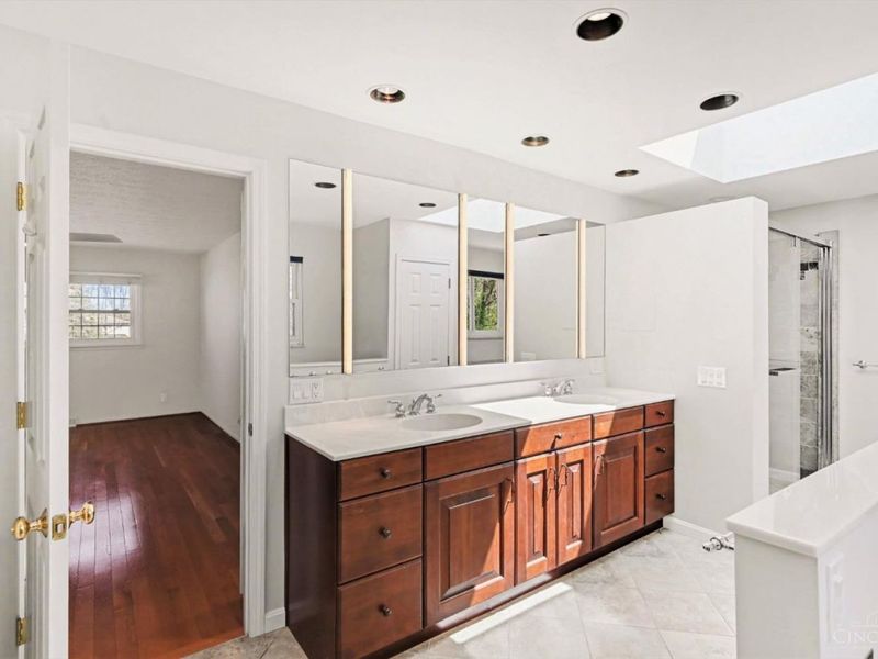 10729 Wellerwoods Drive, Montgomery, OH 45242 Photo 9