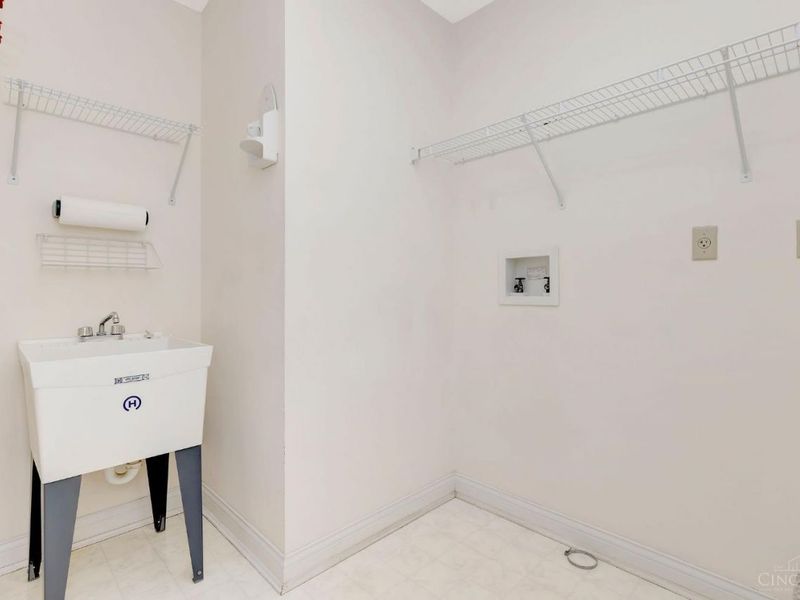 8552 Deerway Drive, Sycamore Township, OH 45236 Photo 22