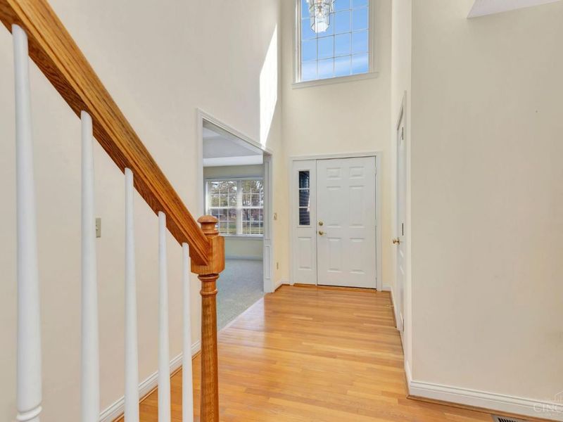 8552 Deerway Drive, Sycamore Township, OH 45236 Photo 6