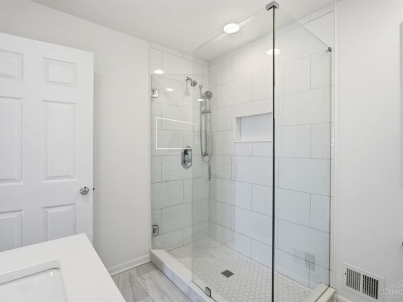 1405 Holman View Drive, Wyoming, OH 45215 Photo 34