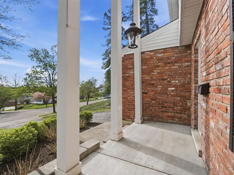 1405 Holman View Drive, Wyoming, OH 45215 Photo 7