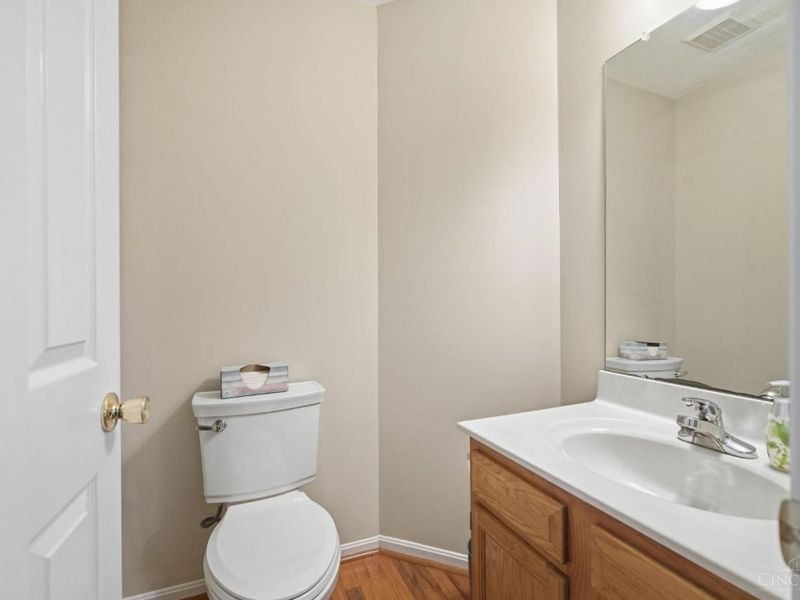 8080 Kings Court, Hamilton Twp, OH 45039 Photo 10