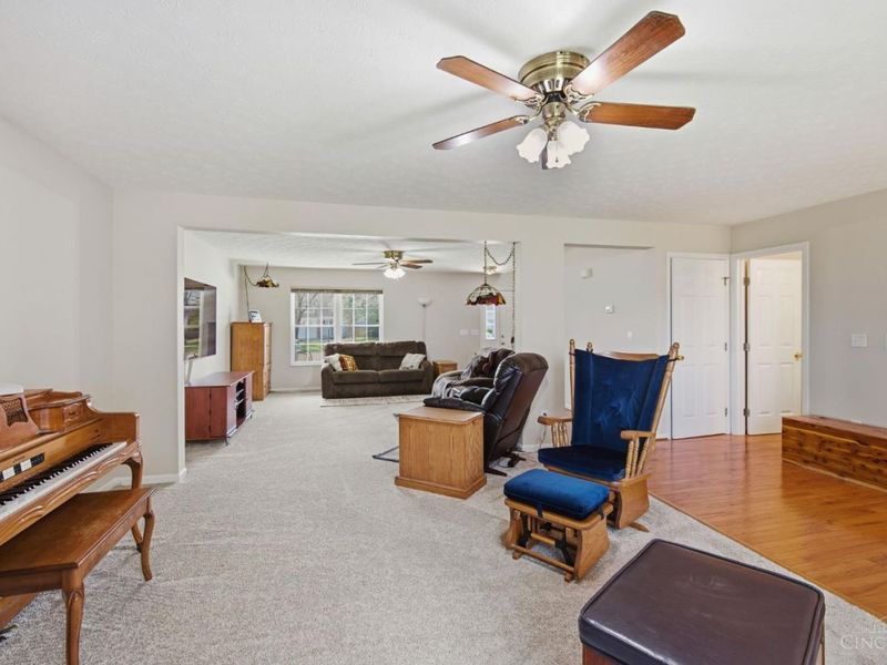 8080 Kings Court, Hamilton Twp, OH 45039 Photo 12