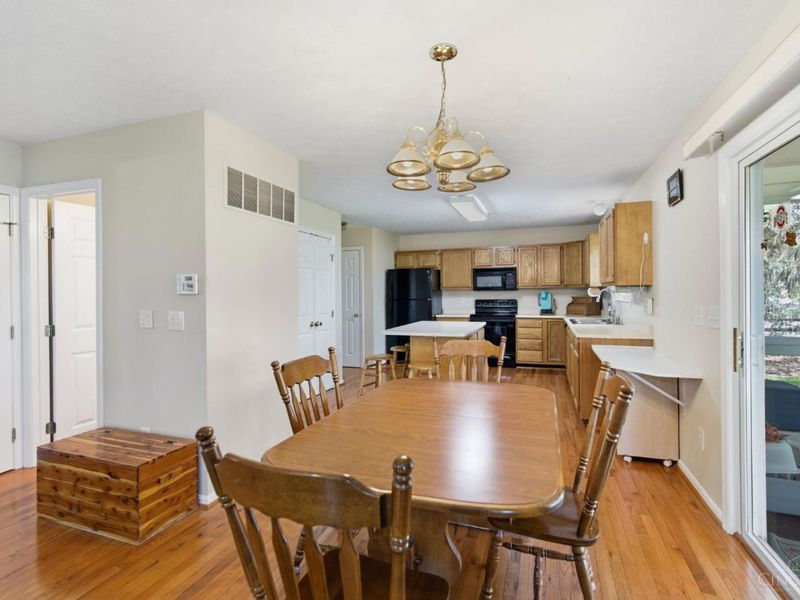 8080 Kings Court, Hamilton Twp, OH 45039 Photo 13