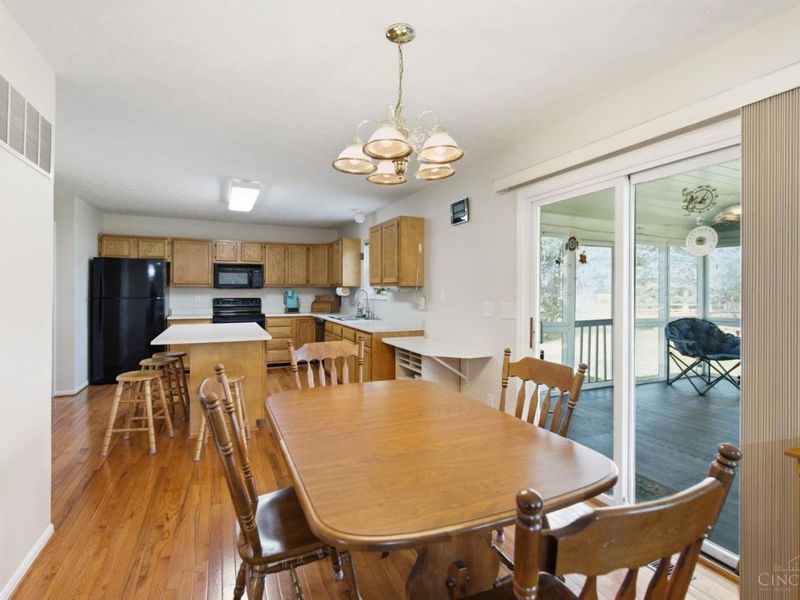 8080 Kings Court, Hamilton Twp, OH 45039 Photo 14