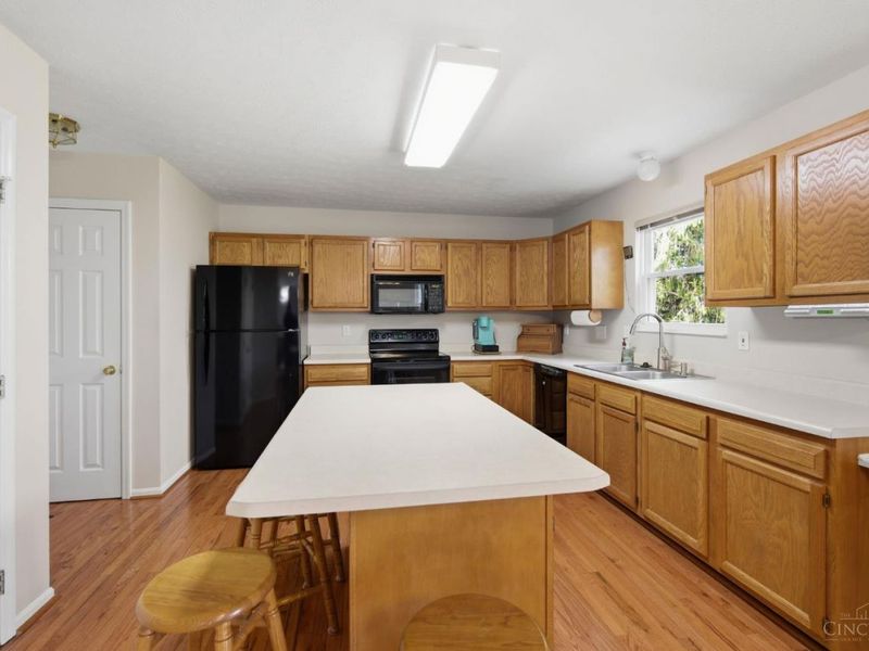 8080 Kings Court, Hamilton Twp, OH 45039 Photo 15