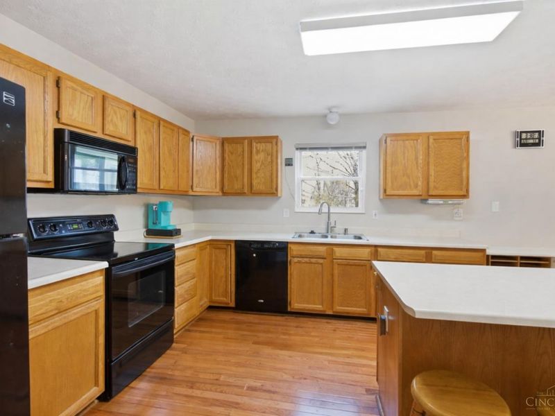 8080 Kings Court, Hamilton Twp, OH 45039 Photo 16