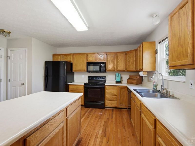 8080 Kings Court, Hamilton Twp, OH 45039 Photo 17