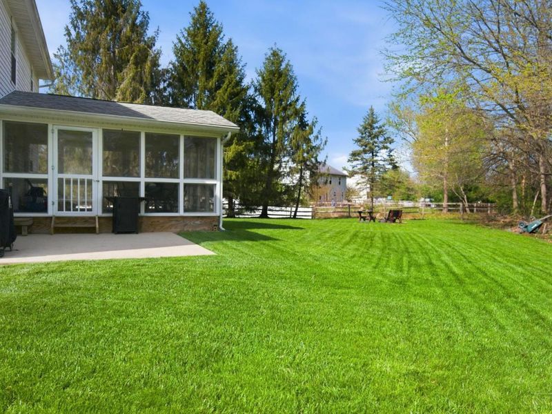 8080 Kings Court, Hamilton Twp, OH 45039 Photo 2