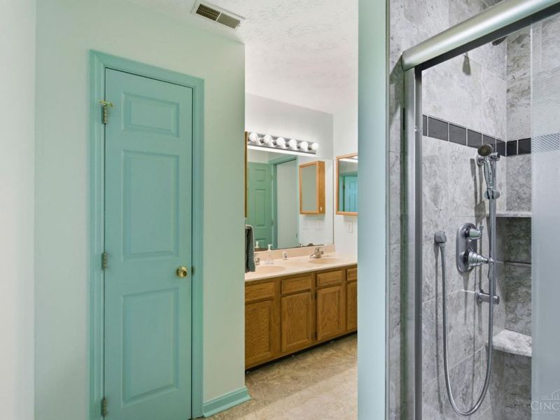 8080 Kings Court, Hamilton Twp, OH 45039 Photo 23