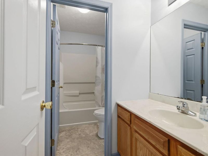 8080 Kings Court, Hamilton Twp, OH 45039 Photo 26