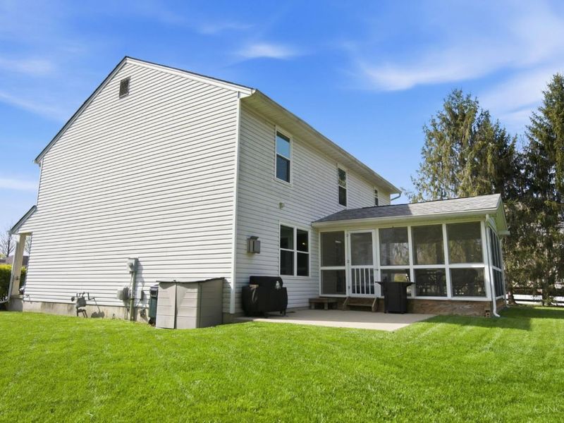 8080 Kings Court, Hamilton Twp, OH 45039 Photo 3