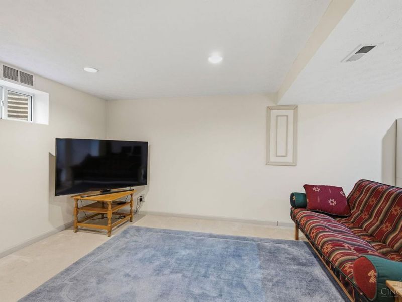 8080 Kings Court, Hamilton Twp, OH 45039 Photo 34