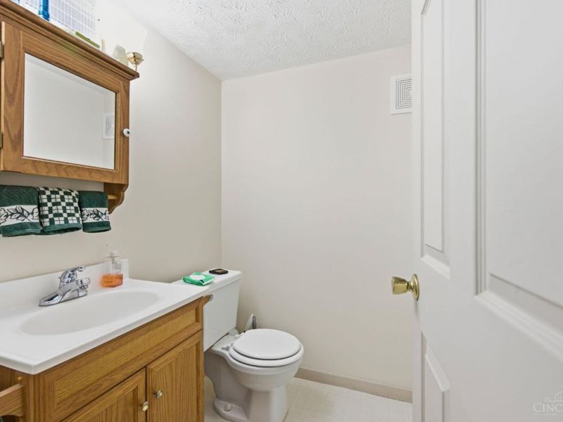 8080 Kings Court, Hamilton Twp, OH 45039 Photo 36