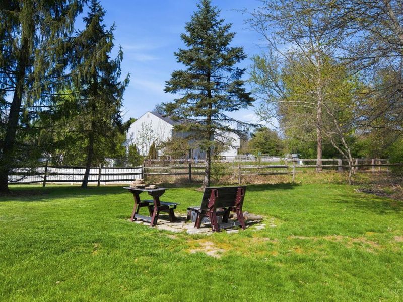 8080 Kings Court, Hamilton Twp, OH 45039 Photo 5