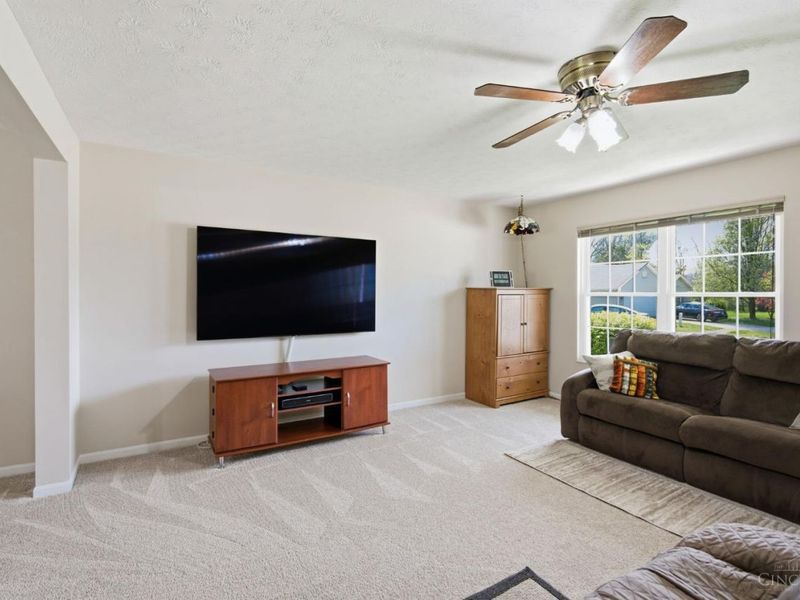 8080 Kings Court, Hamilton Twp, OH 45039 Photo 9