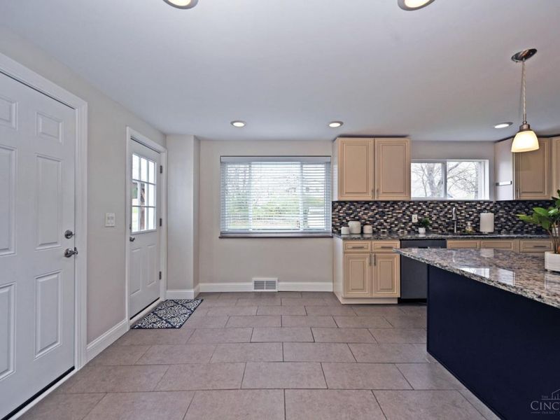 10178 Zig Zag Road, Blue Ash, OH 45242 Photo 12